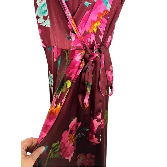 Xhilaration Women's Spaghetti Strap satin feel Wrap Dress Maroon Floral sz S - Picture 4 of 6
